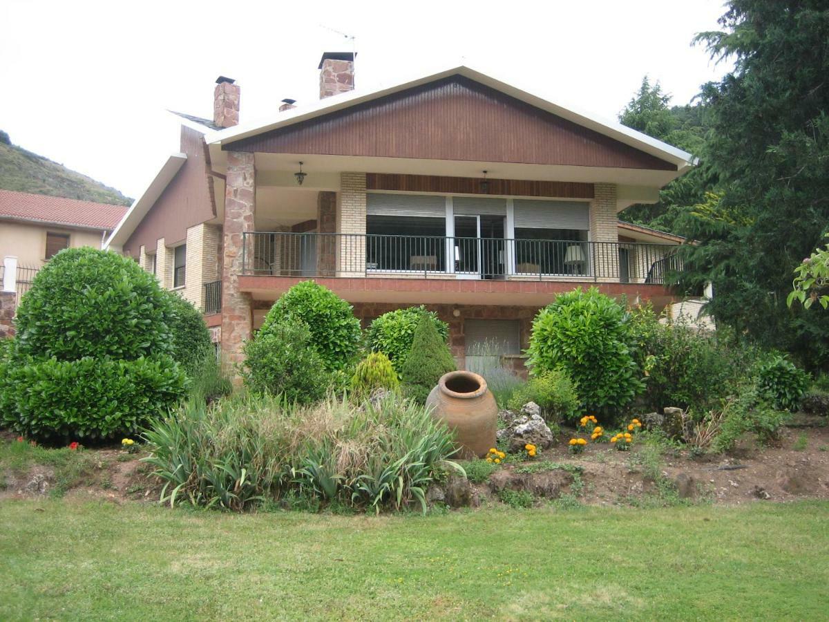 Casa De Julio Marroquin Villa Pradoluengo Luaran gambar