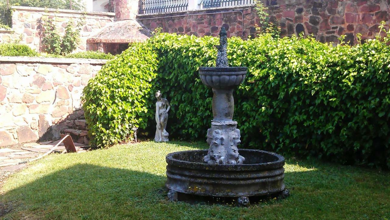 Casa De Julio Marroquin Villa Pradoluengo Luaran gambar