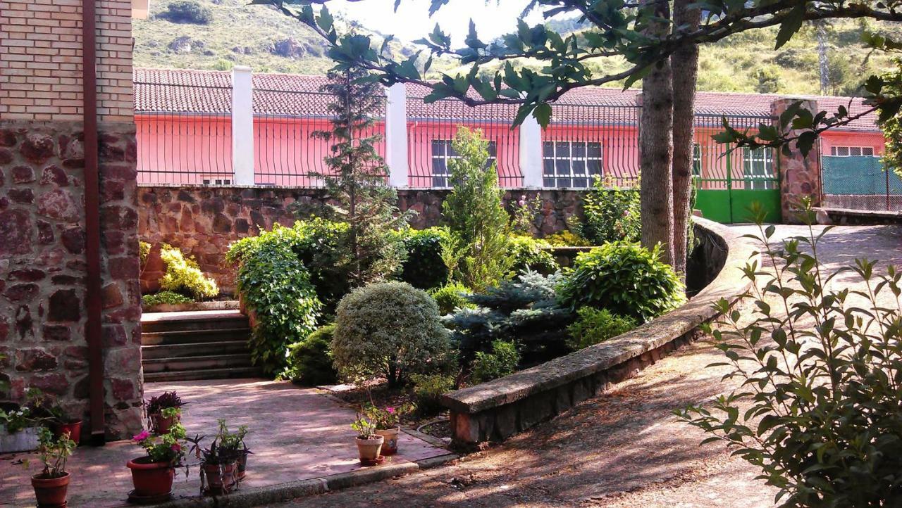 Casa De Julio Marroquin Villa Pradoluengo Luaran gambar